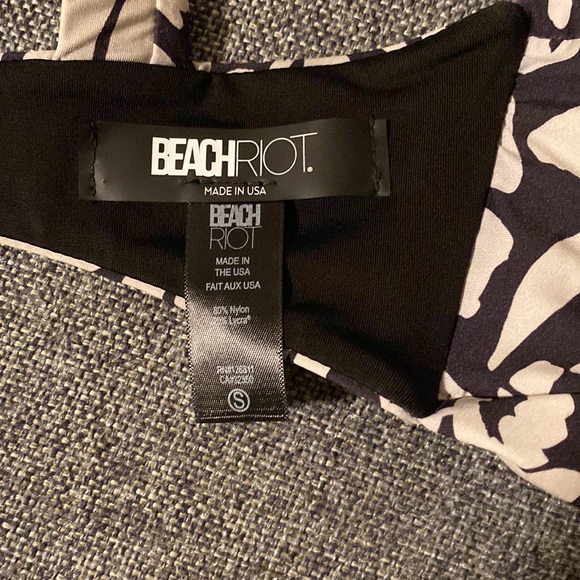 Beach Riot high waisted swim set in cream and black. - Picture 7 of 8